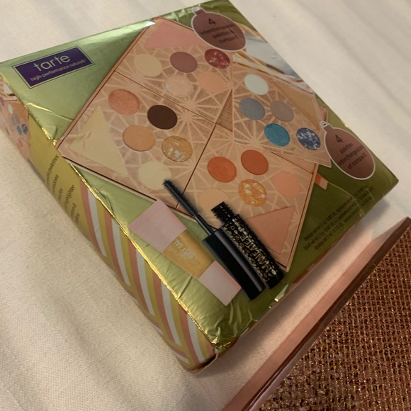 Tarte Gift & Glam Collector’s Set - Picture 7 of 8